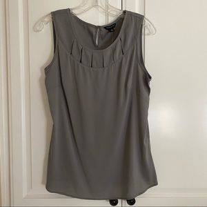 Sleeveless Banana Republic Blouse - Medium - Gray
